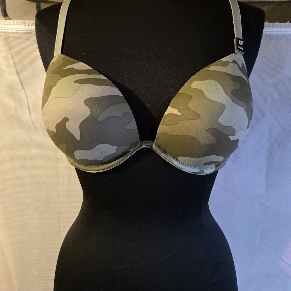 PINK Victoria's Secret Camouflage Bra